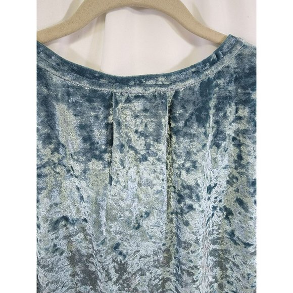 SOLD    POL LRG Ice blue Velvet Feel V Neck Top, Large short sleeve NWOT tunic - Picture 5 of 8